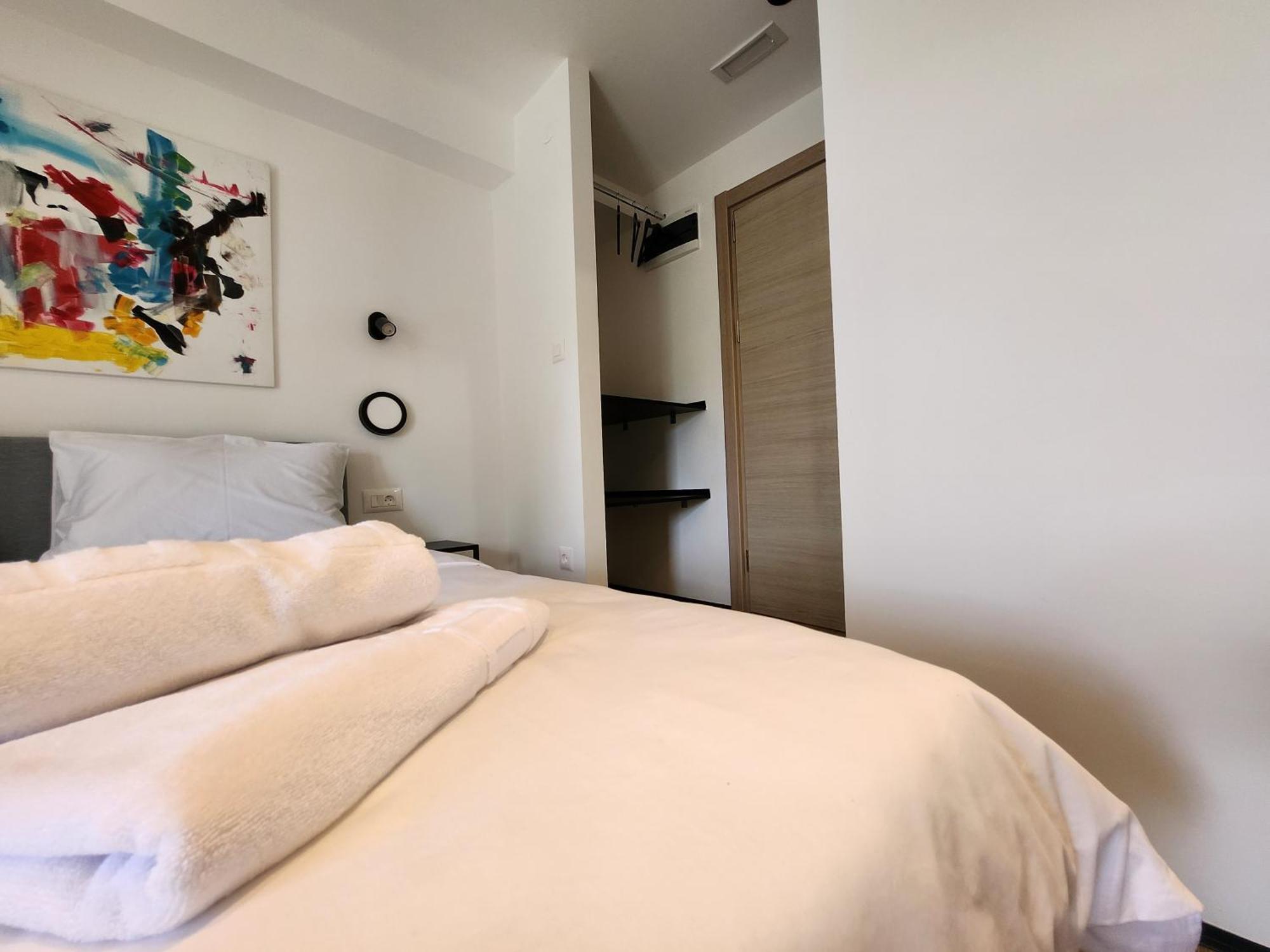 Apartment Pearls *